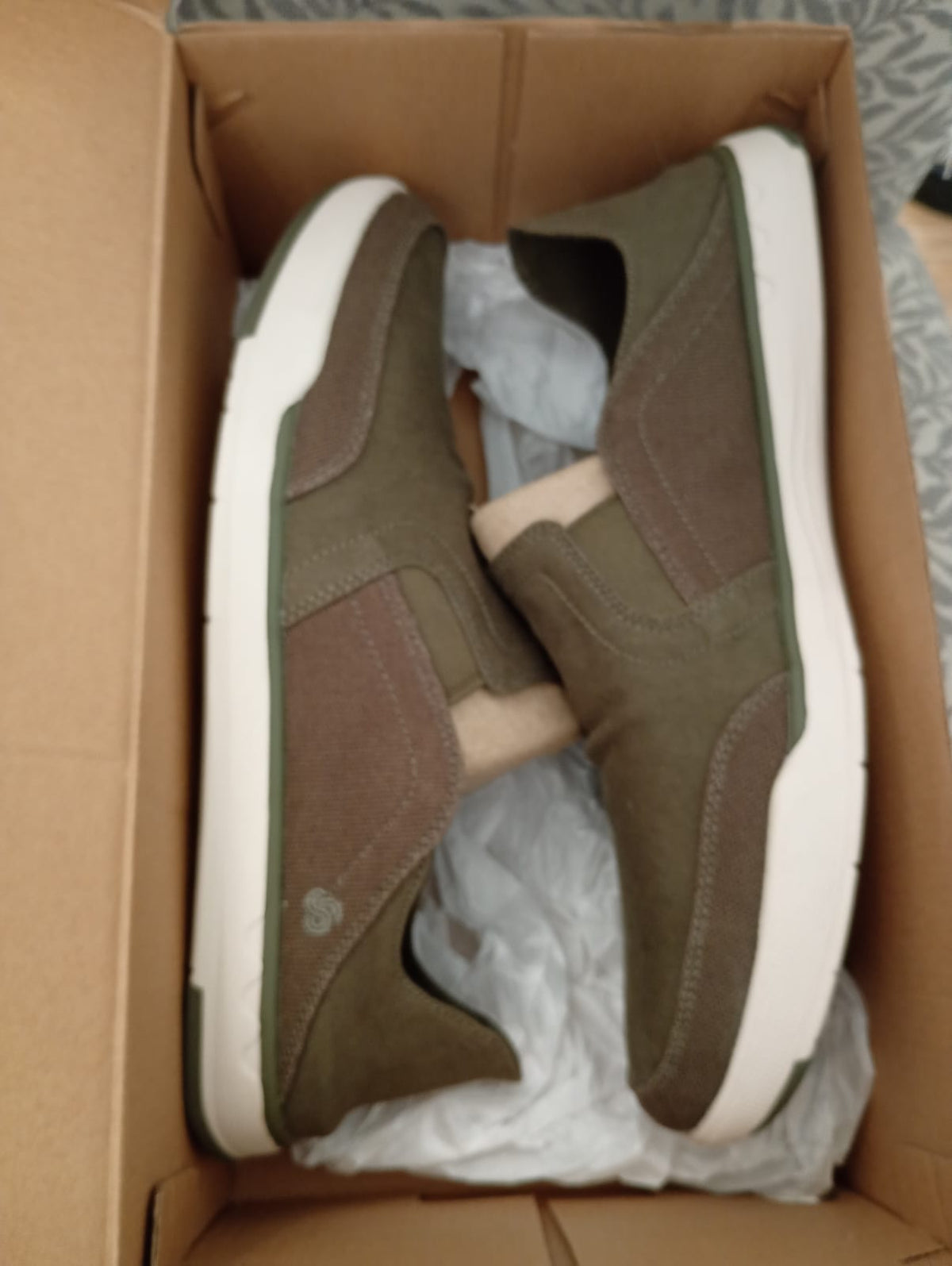 Clarks- Cloudsteppers